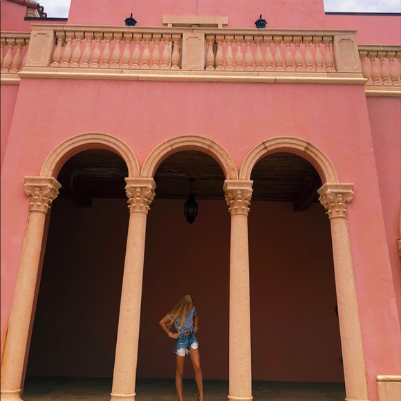 Meet your Posher, Hana - Picture 1 of 1